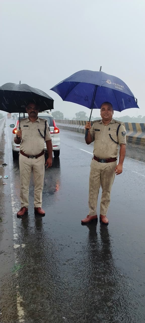 सुगम आवागमन को लेकर यातायात पुलिस रही मुस्तैद