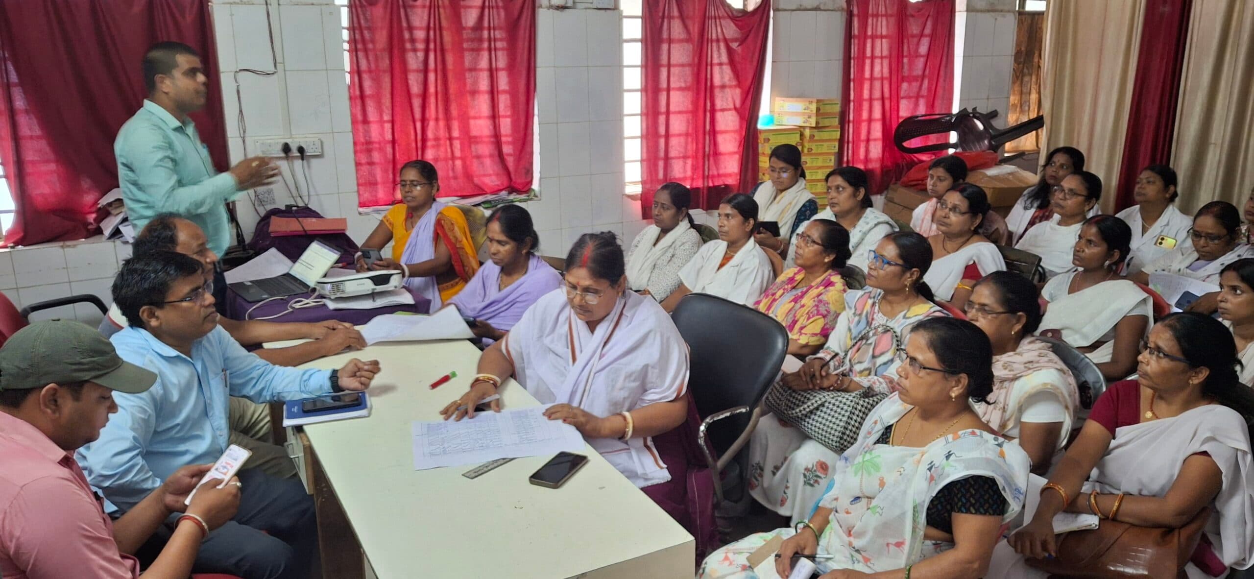 स्वस्थ महिला सशक्त परिवार के लिए एएनएम को प्रशिक्षण