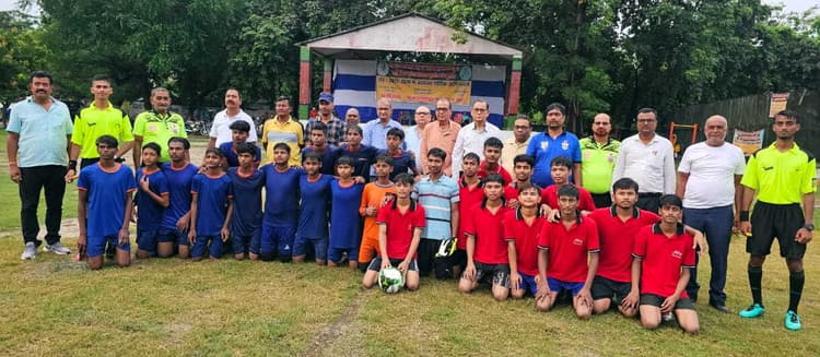जवाहर नवोदय विद्यालय ने दो गोल से कोबरा फुटबॉल को किया पराजित