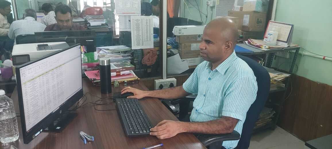 kaimur News : जिले के 90 कार्यालयों के कार्यालय प्रधान से जवाब तलब, वेतन निकासी पर रोक