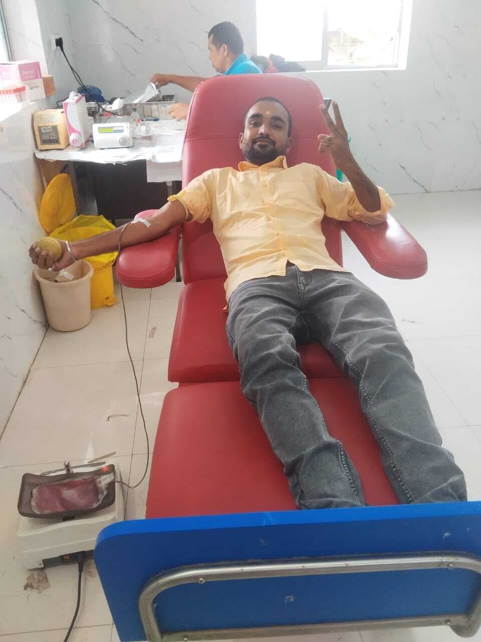 रक्तदान के लिए लोगों को किया प्रेरित