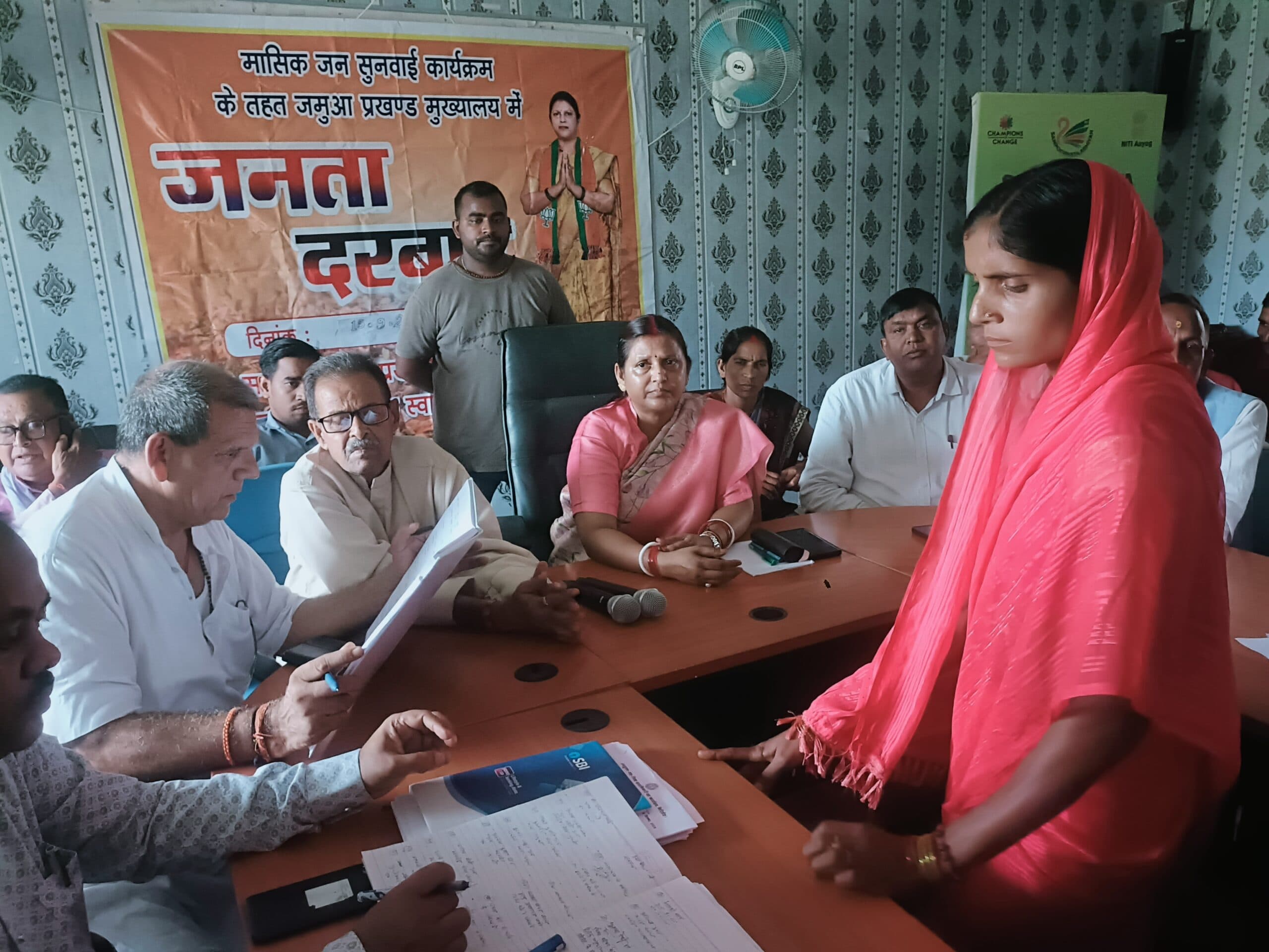 Giridih News :अधिकारी अपनी कार्यशैली में सुधार लायें : विधायक