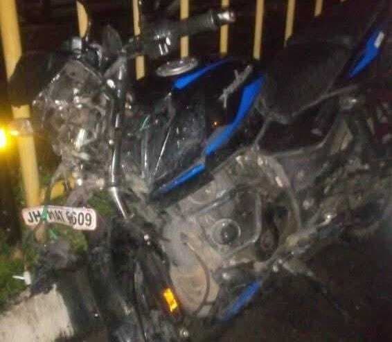 Giridih News :दो अलग-अलग सड़क दुर्घटनाओं एक की मौत, तीन घायल