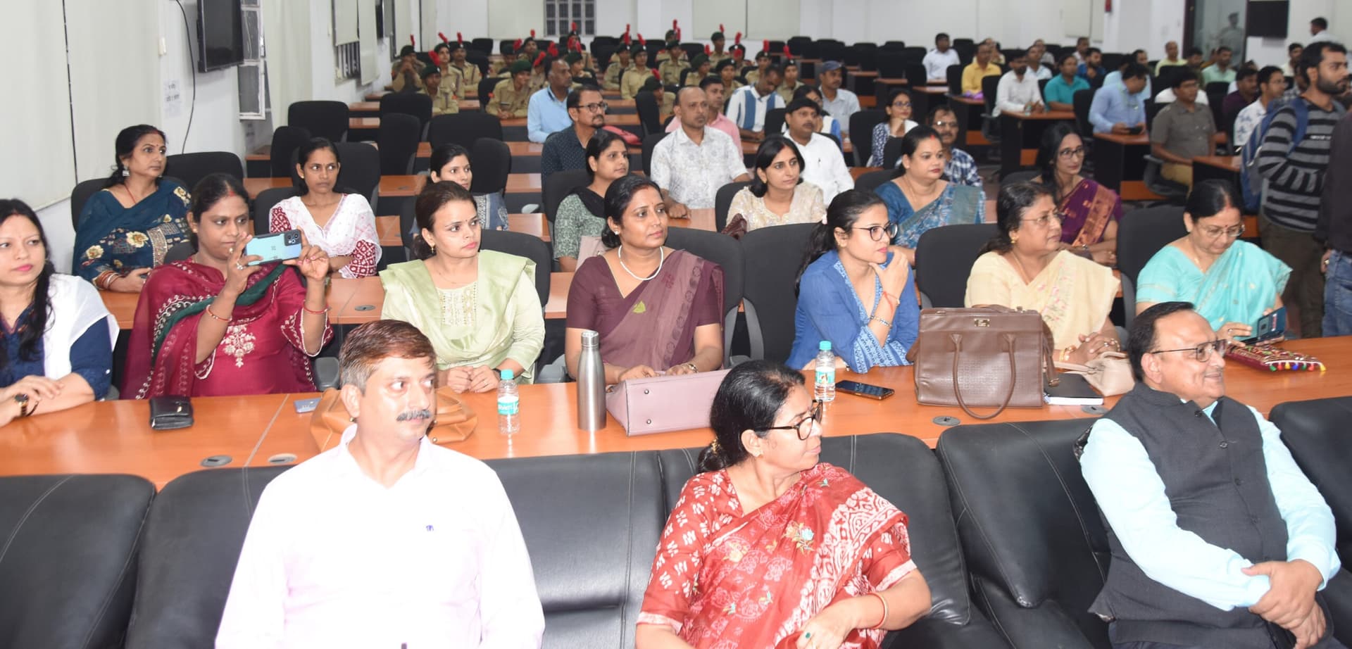 पूर्णिया विवि में गवर्नर से संवाद में रिसर्च में आड़े आ रही चुनौतियों का मसला छाया
