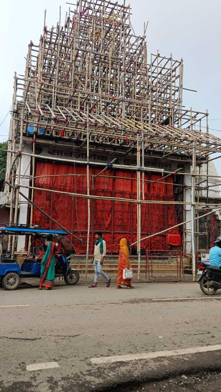 थाना चौक स्थित दुर्गा मंदिर में उमड़ती है श्रद्धालुओं की भीड़