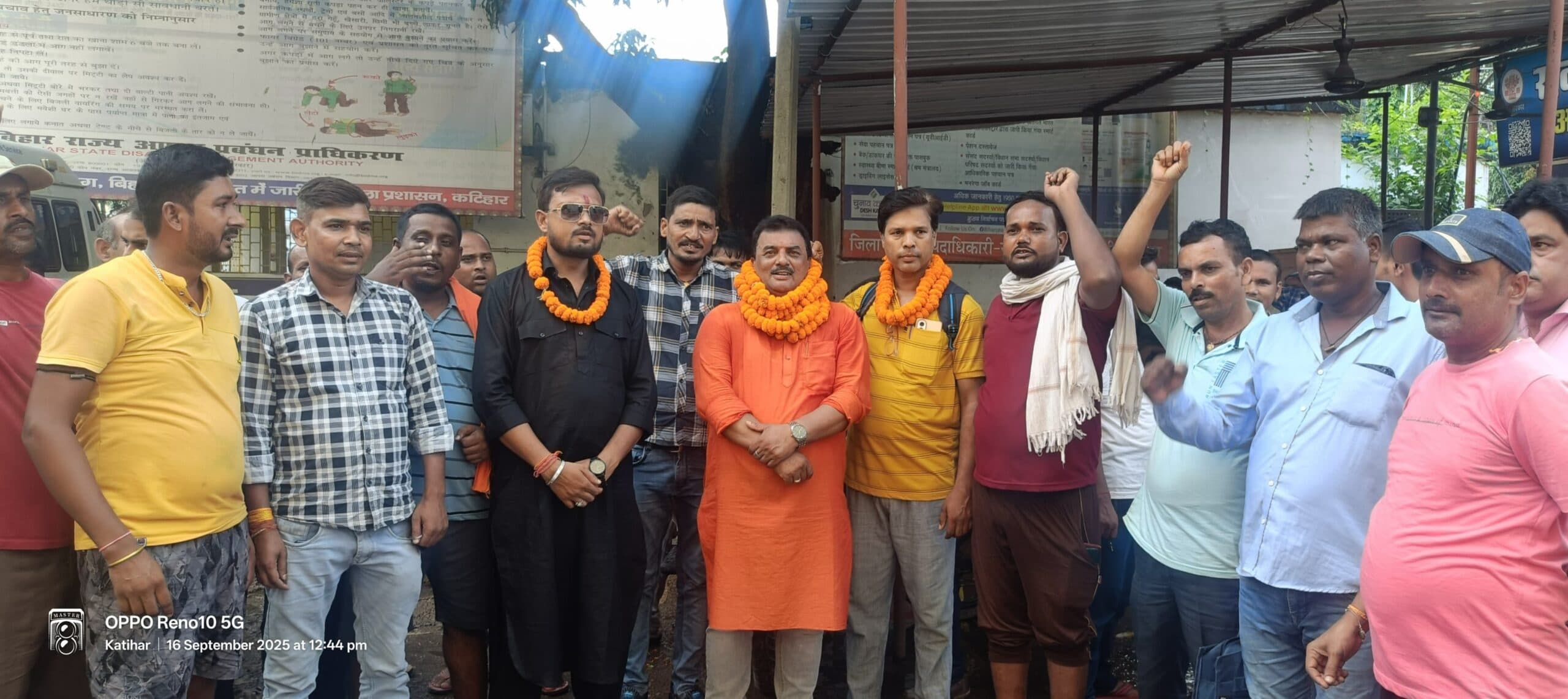 102 एंबुलेंस कर्मियों की चल रही अनिश्चितकालीन हड़ताल हुई समाप्त