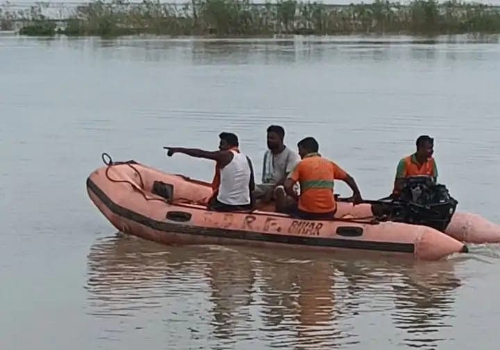 नदी में बालक के शव को ढूंढने में जुटी एसडीआरएफ की टीम