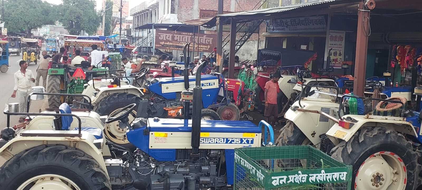 विश्वकर्मा पूजा : वाहनों की सजावट व प्रसाद वितरण की तैयारी पूरी, बाजारों में रौनक