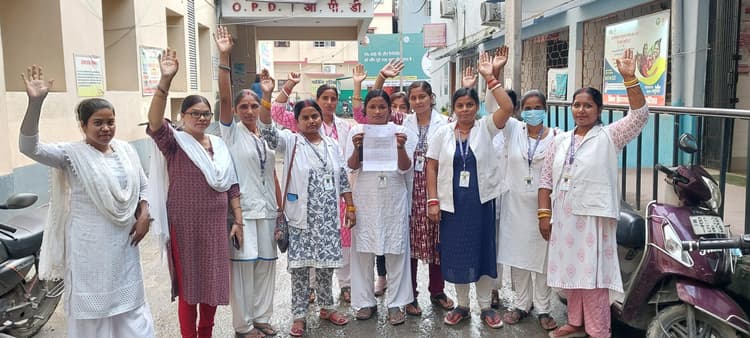 14 सूत्री मांगों को लेकर चार दिवसीय हड़ताल पर अरबन की एएनएम