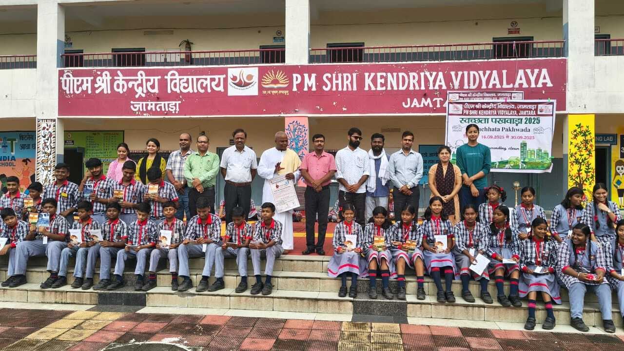 विद्यार्थियों ने स्वच्छता बनाए रखने का लिया संकल्प