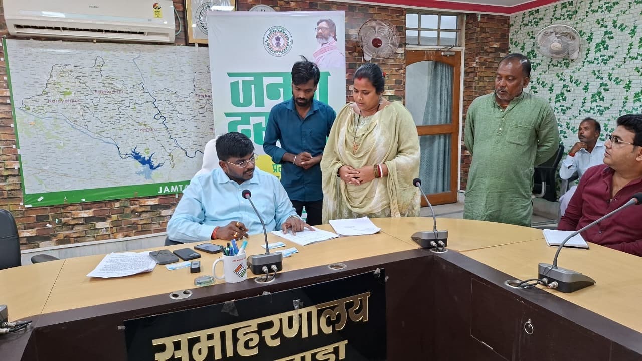 डीसी ने जनता दरबार में 125 लोगों की सुनी समस्याएं