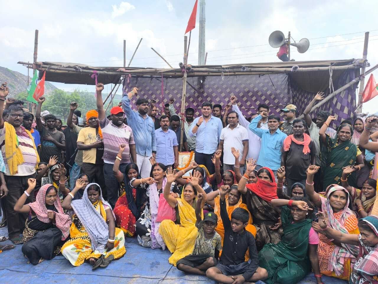 Dhanbad News : कुजामा नया कांटा में संयुक्त मोर्चा का धरना 11वें दिन समाप्त