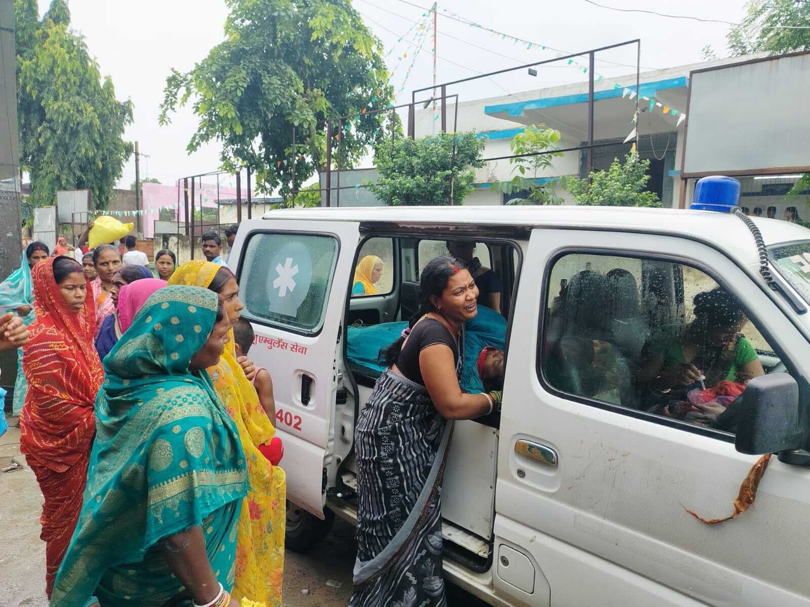 अलौली पीएचसी में प्रसूता की मौत के बाद हंगामा, नर्स पर लगा लापरवाही का आरोप