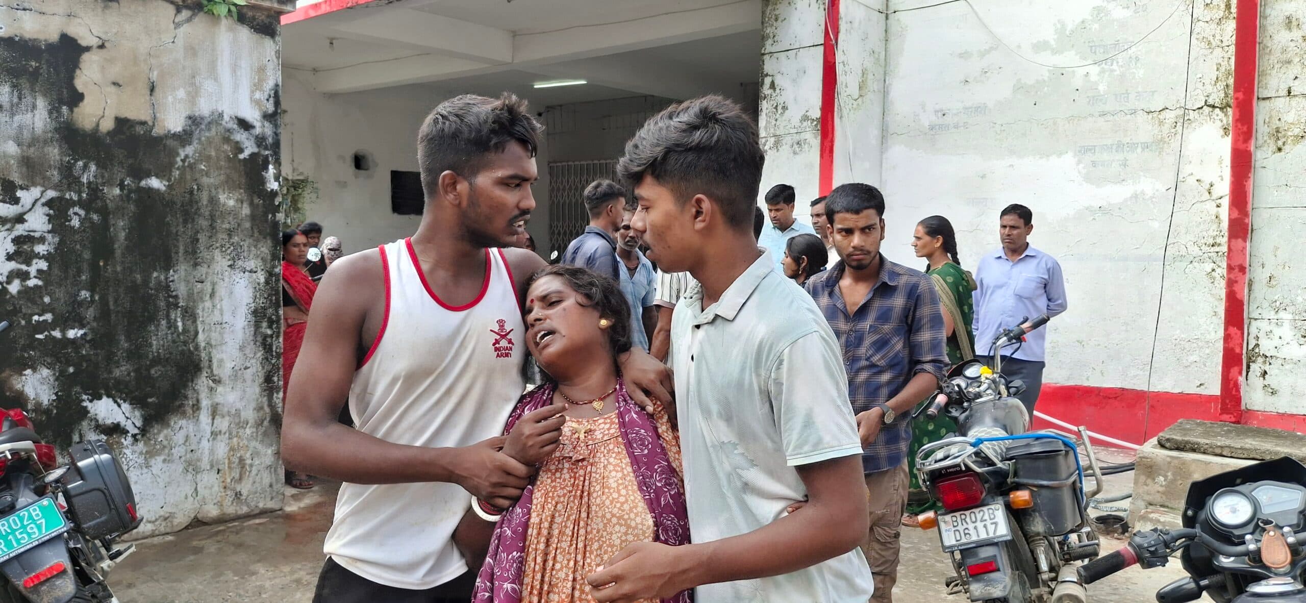 बालू खनन से बने गड्ढे में फंसने से किशोरी की मौत