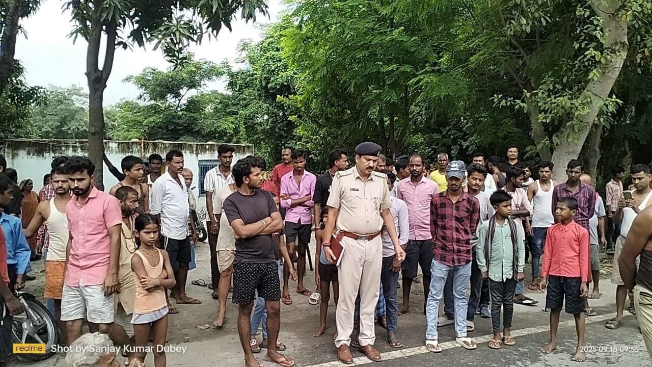 Motihari: वाहन की चपेट में आने से वृद्ध महिला की मौत, जाम