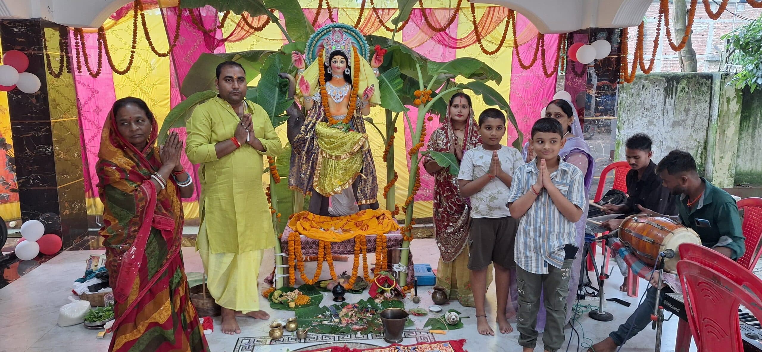 धूमधाम से मनाया गया विश्वकर्मा पूजा, कई जगहों पर सांस्कृतिक कार्यक्रम का किया गया आयोजन