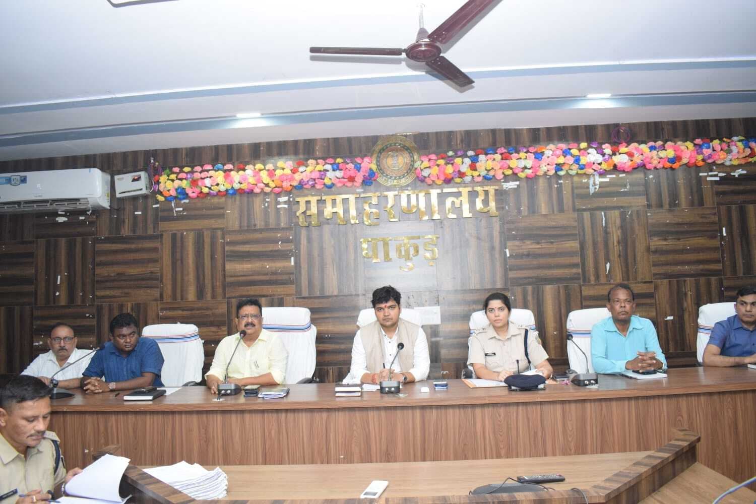 बॉटम: पंडालों में महिला-पुरुष श्रद्धालुओं की रखें अलग-अलग कतार