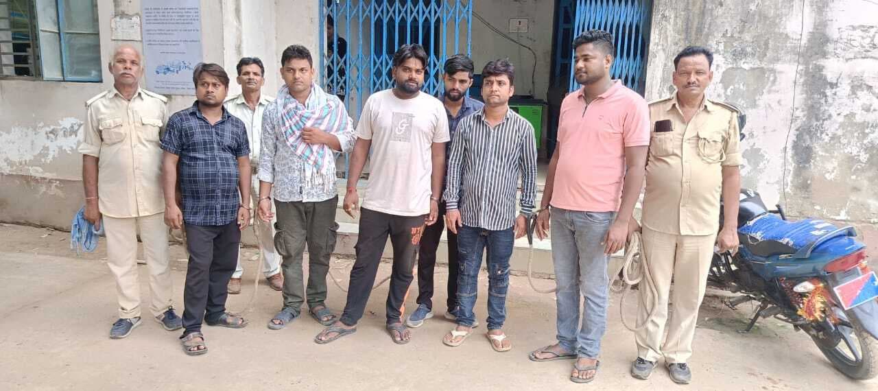 होटल की आड़ में चल रहा था सेक्स रैकेट़ छह गिरफ्तार