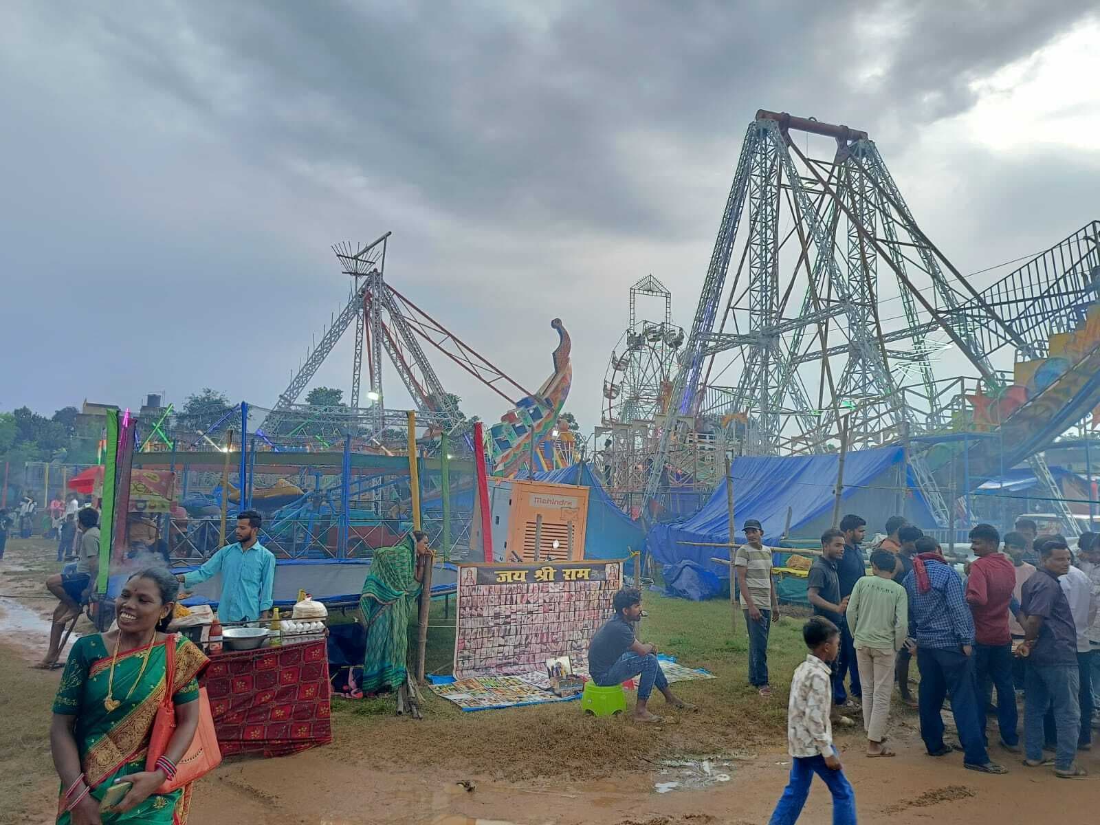 कल्याणपुर जिउतिया जतरा में उमड़ी भीड़, लोगों ने की जम कर खरीदारी