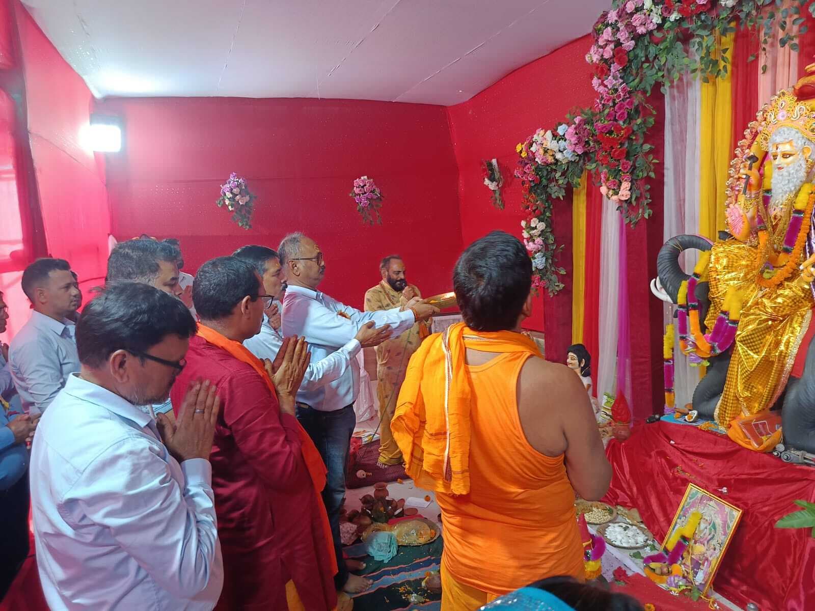 पिपरवार कोयलांचल में विश्वकर्मा पूजा धूमधाम से संपन्न