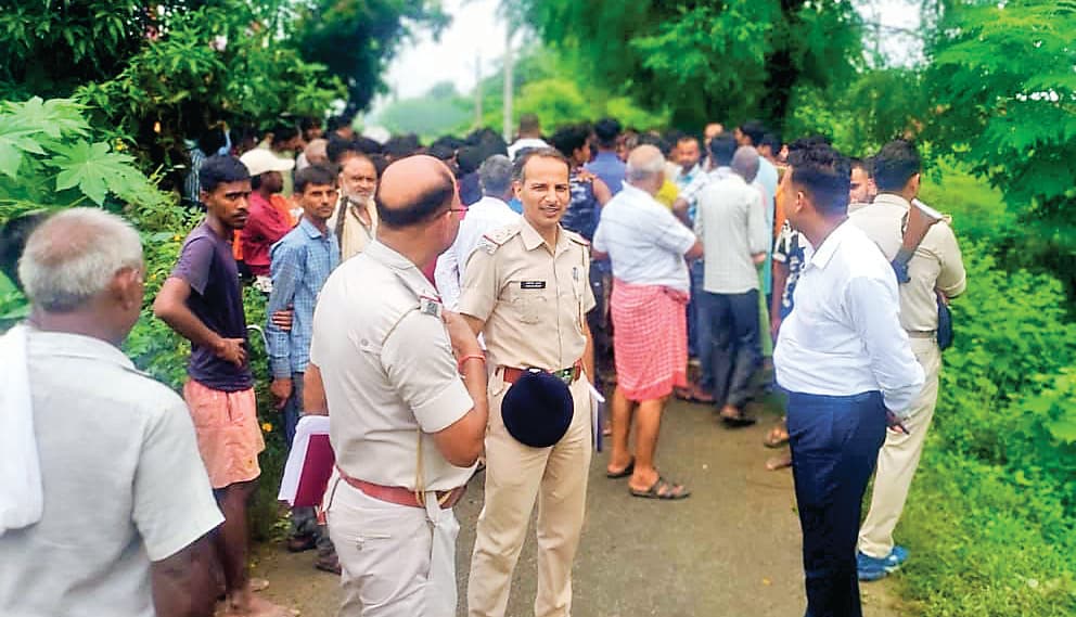 Siwan News : दरौली में पासपोर्ट इंक्वायरी कराने जा रहे अधेड़ को ट्रैक्टर ने रौंदा, मौत