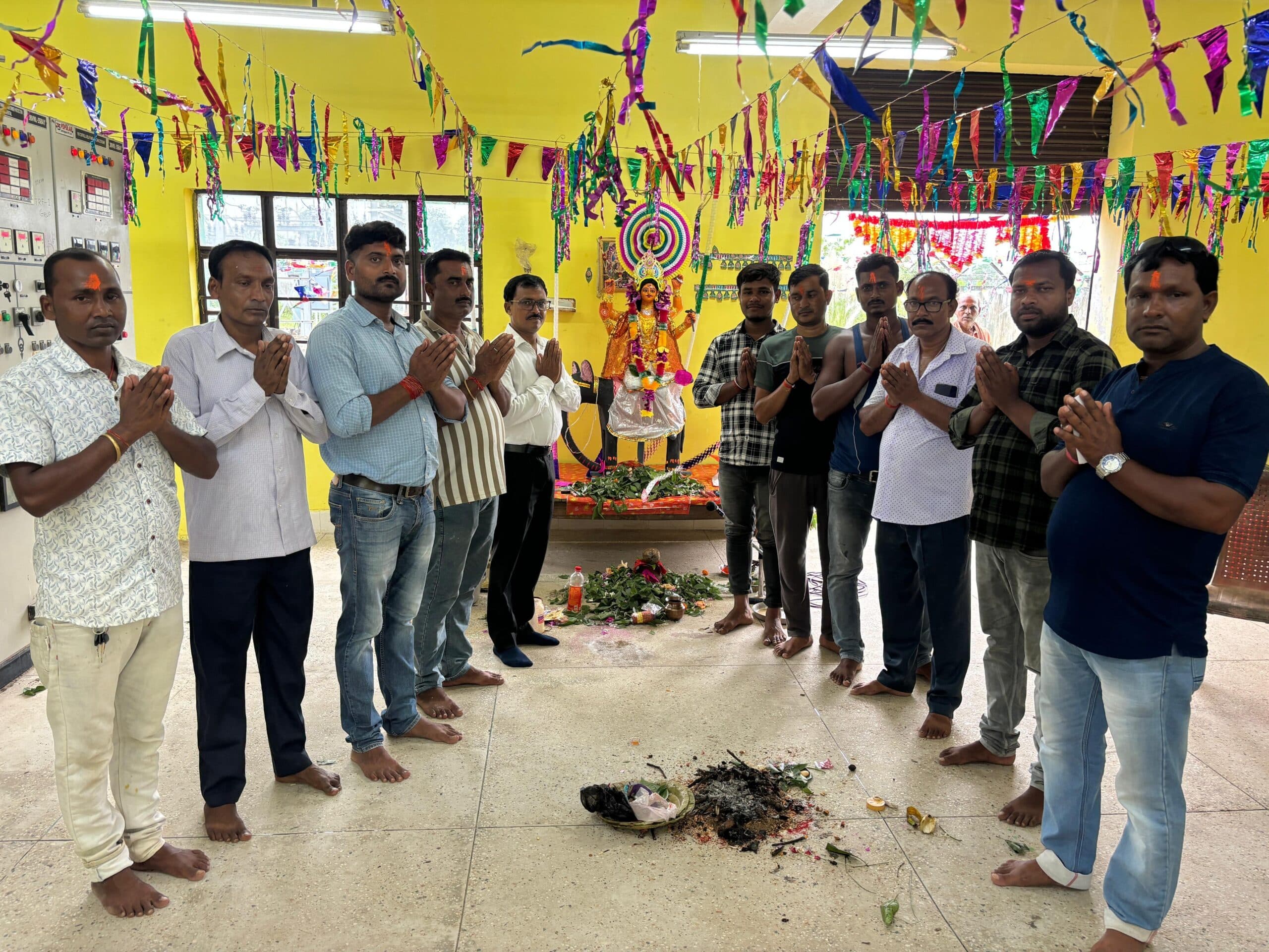 पावर सबस्टेशन में हुई विश्वकर्मा पूजा