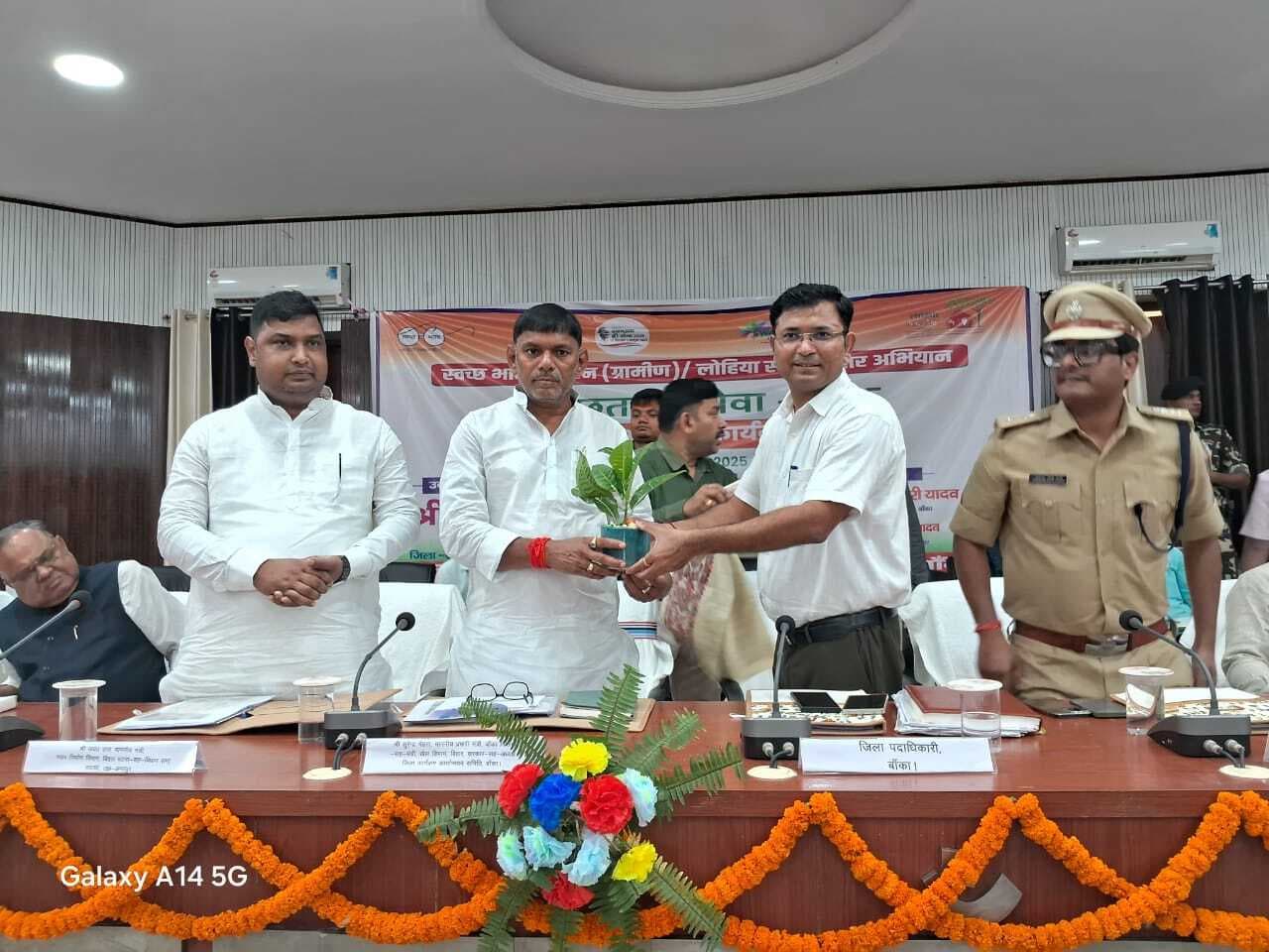 जीविका दीदी व योग्य महिलाओं को मिलेगा 10 हजार रुपये: सुरेंद्र मेहता