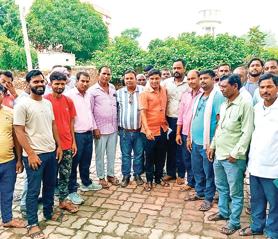 Siwan News : एंबुलेंसकर्मियों ने वापस ली हड़ताल, कंपनी ने मानी सभी मांगें