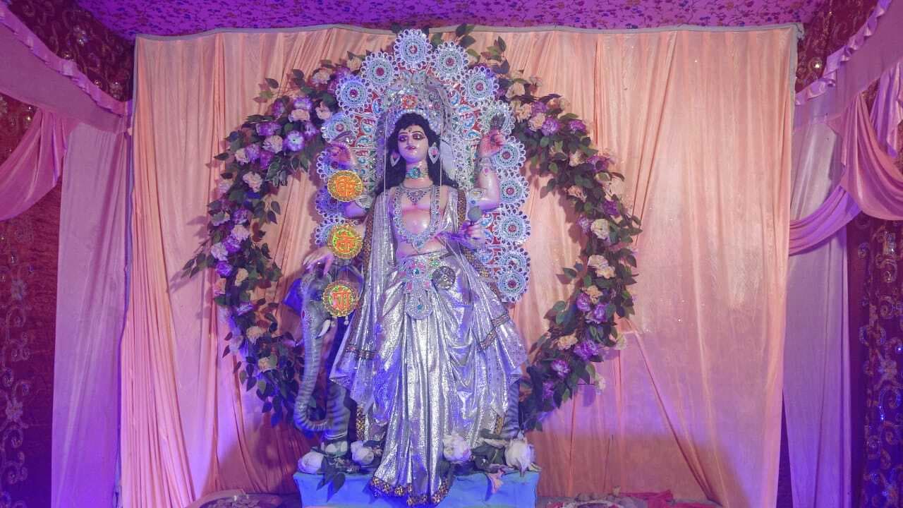 जिले भर में धूमधाम से हुई भगवान विश्वकर्मा की पूजा