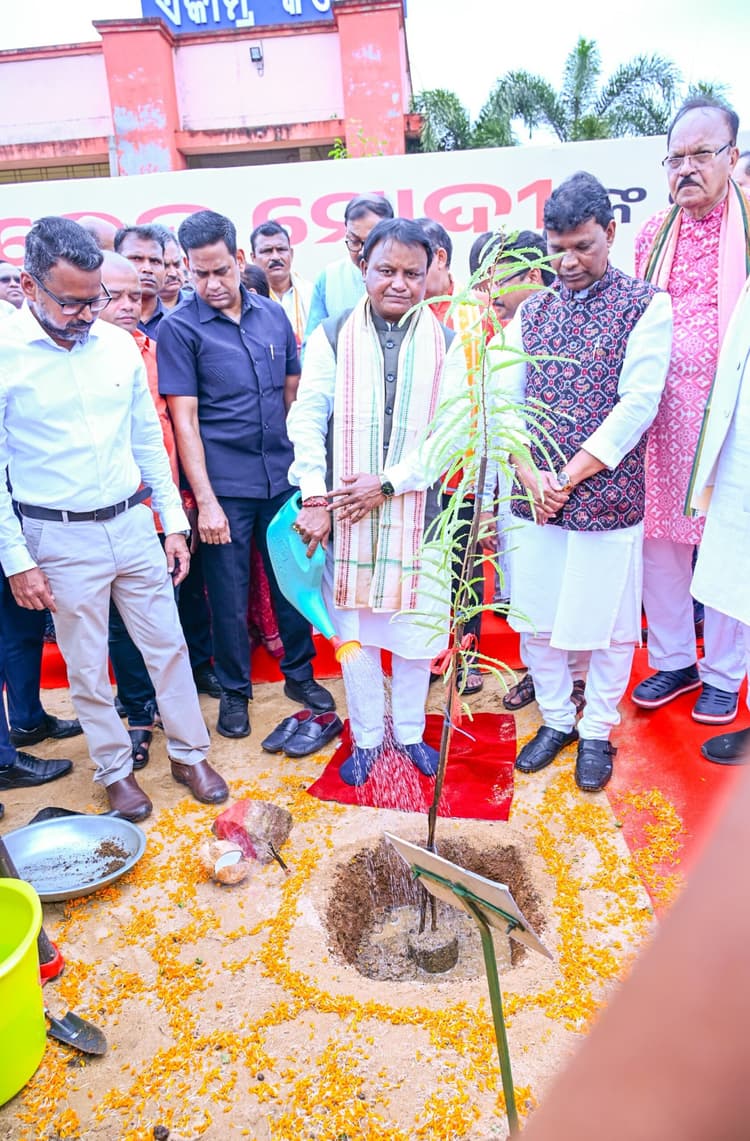 Bhubaneswar News: ओडिशा सरकार ने प्रधानमंत्री के 75वें जन्मदिन पर एक करोड़ से अधिक पौधे लगाये