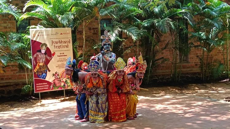Seraikela Kharsawan News : चेन्नई में खरसावां छऊ नृत्य का प्रदर्शन