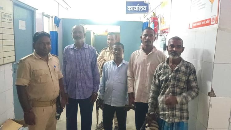 चार एनबीडब्ल्यू वारंटी को पुलिस ने किया गिरफ्तार