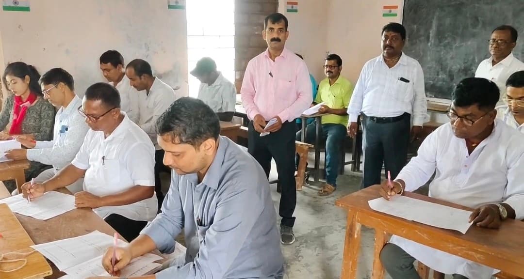 फरही संकुल संसाधन केंद्र में अर्धवार्षिक मूल्यांकन शुरू