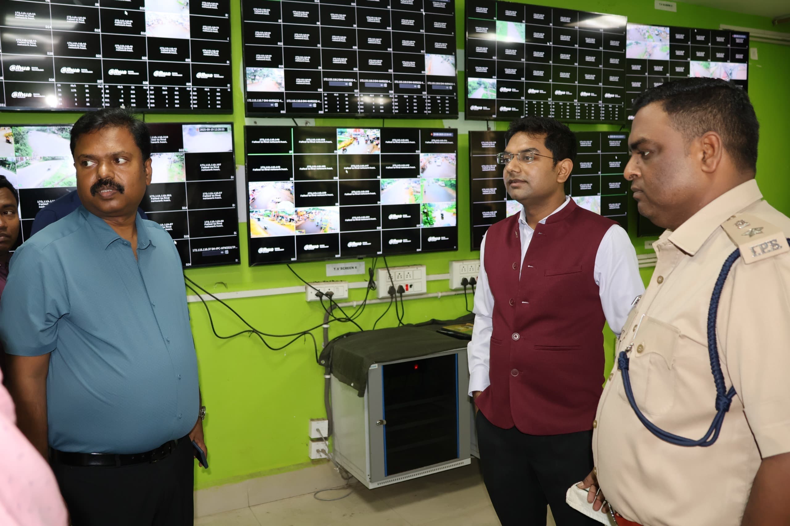 उपायुक्त एवं पुलिस अधीक्षक ने कंट्रोल रूम का किया निरीक्षण