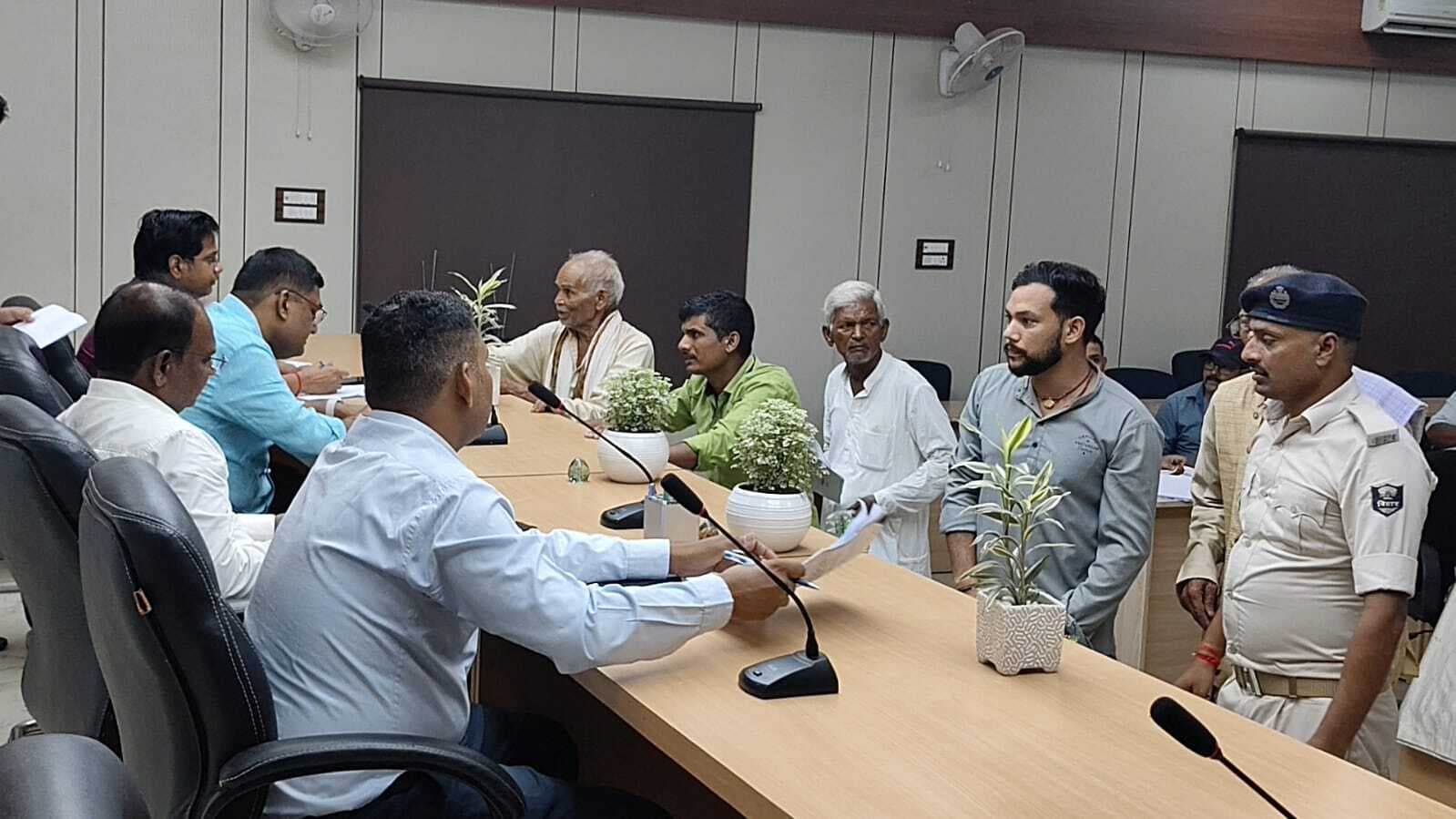 जनता दरबार में कई मामलों का हुआ निपटारा