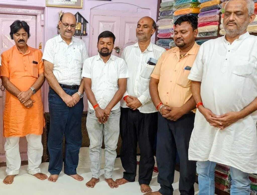 मां दुर्गा की प्रतिमा विसर्जन के दिन बाजार बंद रखें, अधिक लोग हों शामिल : चेंबर