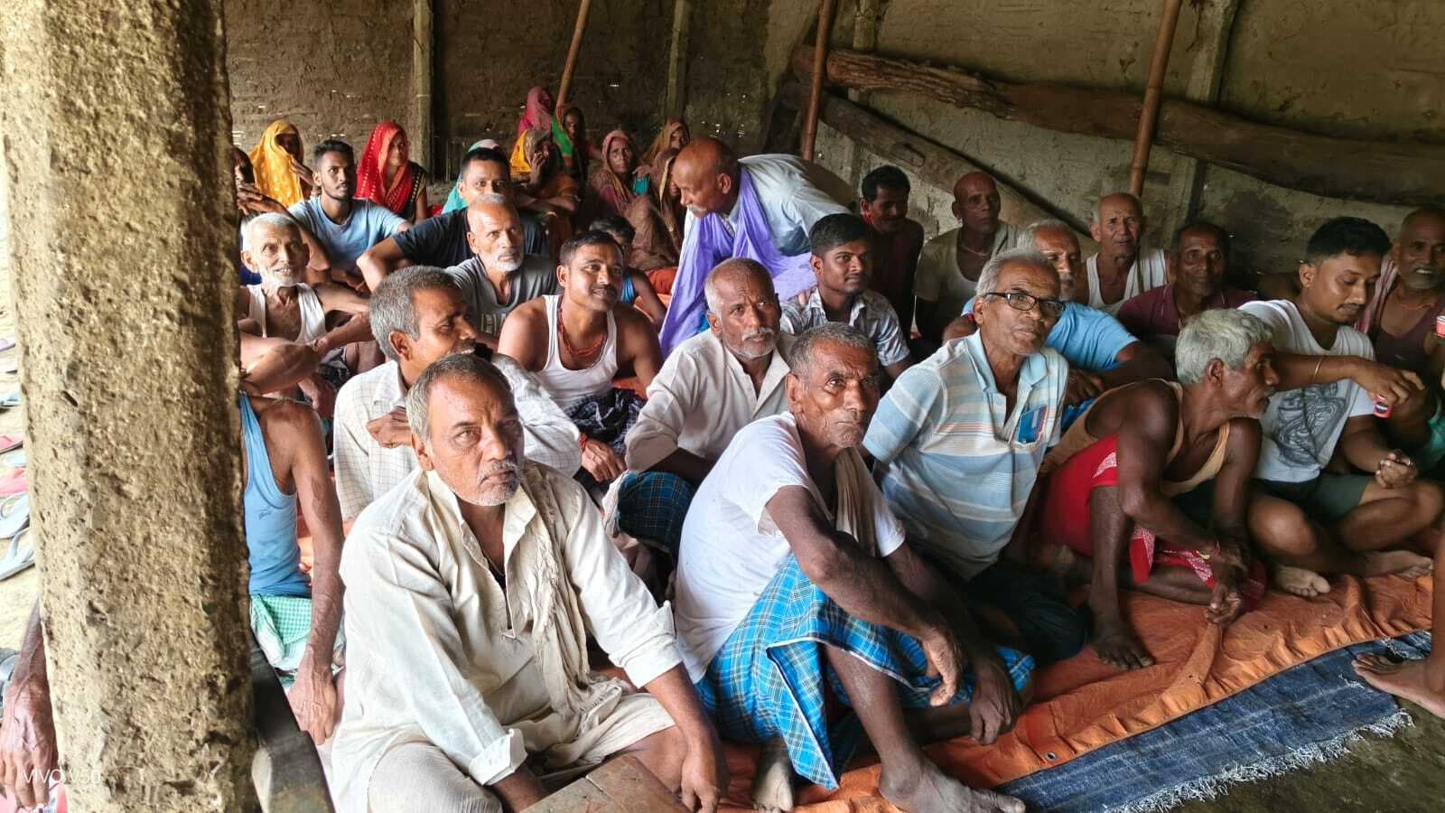 पशुपालकों को पशुओं में होने वाले रोग व बचाव की दी जानकारी