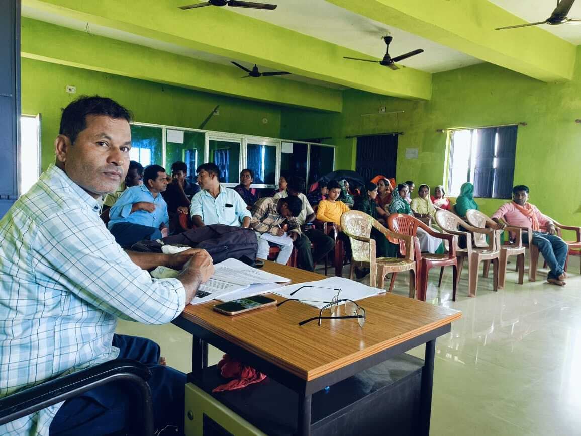 आदिवासी समाज के विकास के लिए बनाएं योजना : मुखिया