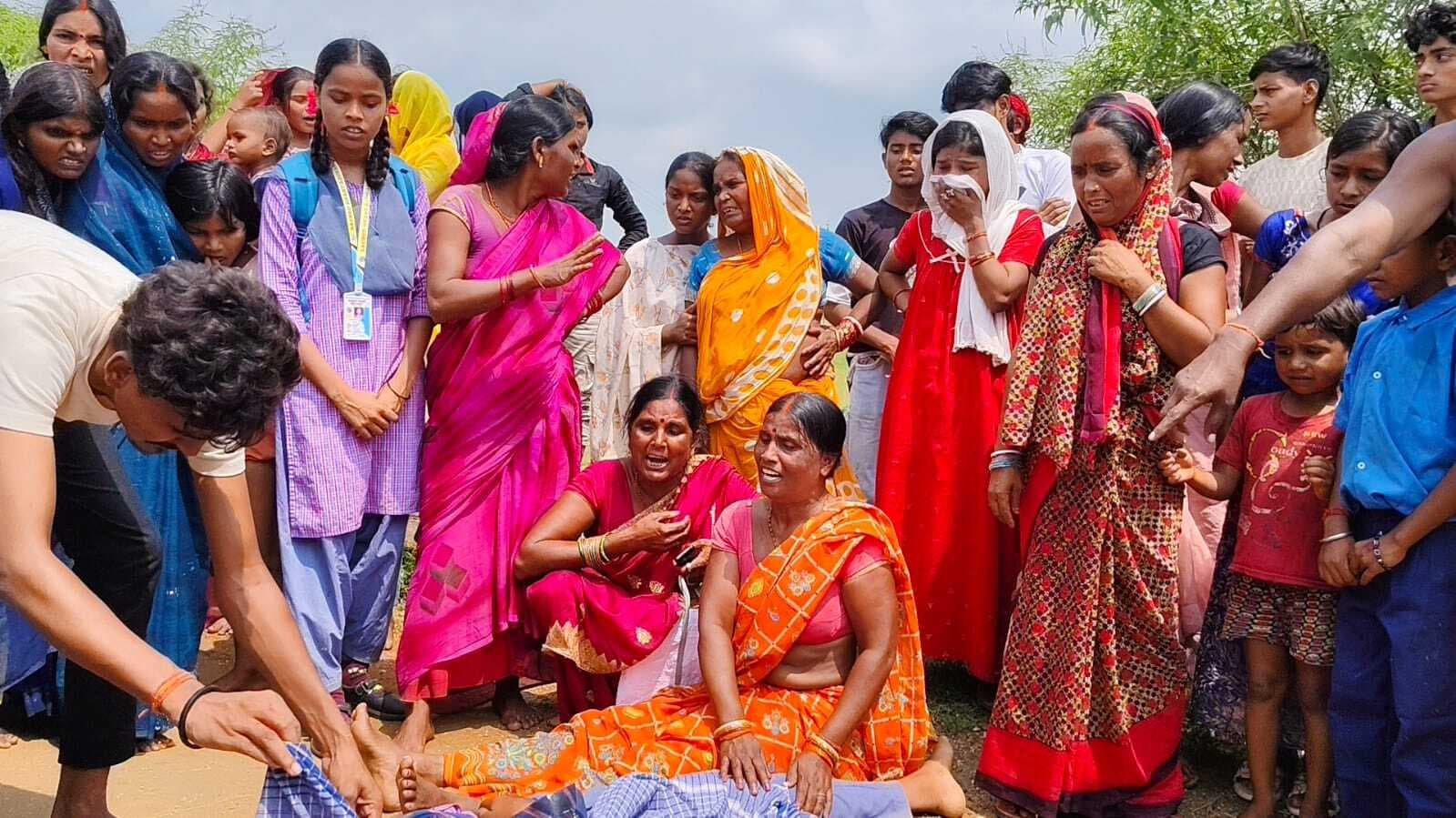 हाइवा की चपेट में आने से छात्र की मौत, तीन घंटे सड़क जाम