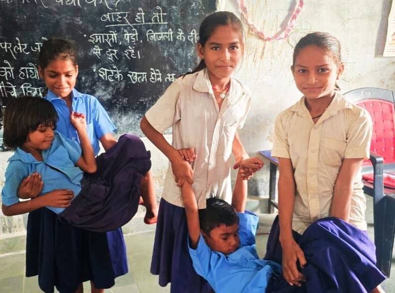 रामाकुराव प्राथमिक विद्यालय में आपदा से बचाव का कराया मॉक ड्रिल अभ्यास