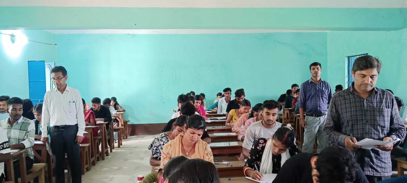 सेमेस्टर 4 की परीक्षा के अंतिम दिन 8 परीक्षार्थी रहे अनुपस्थित