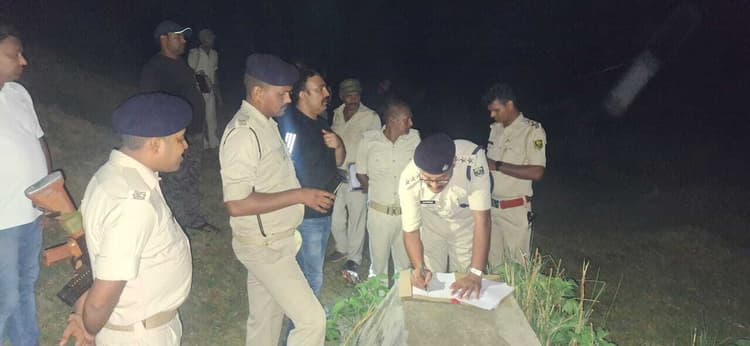 चांदन नदी किनारे अज्ञात किशोरी का मिला शव, हत्या की आशंका