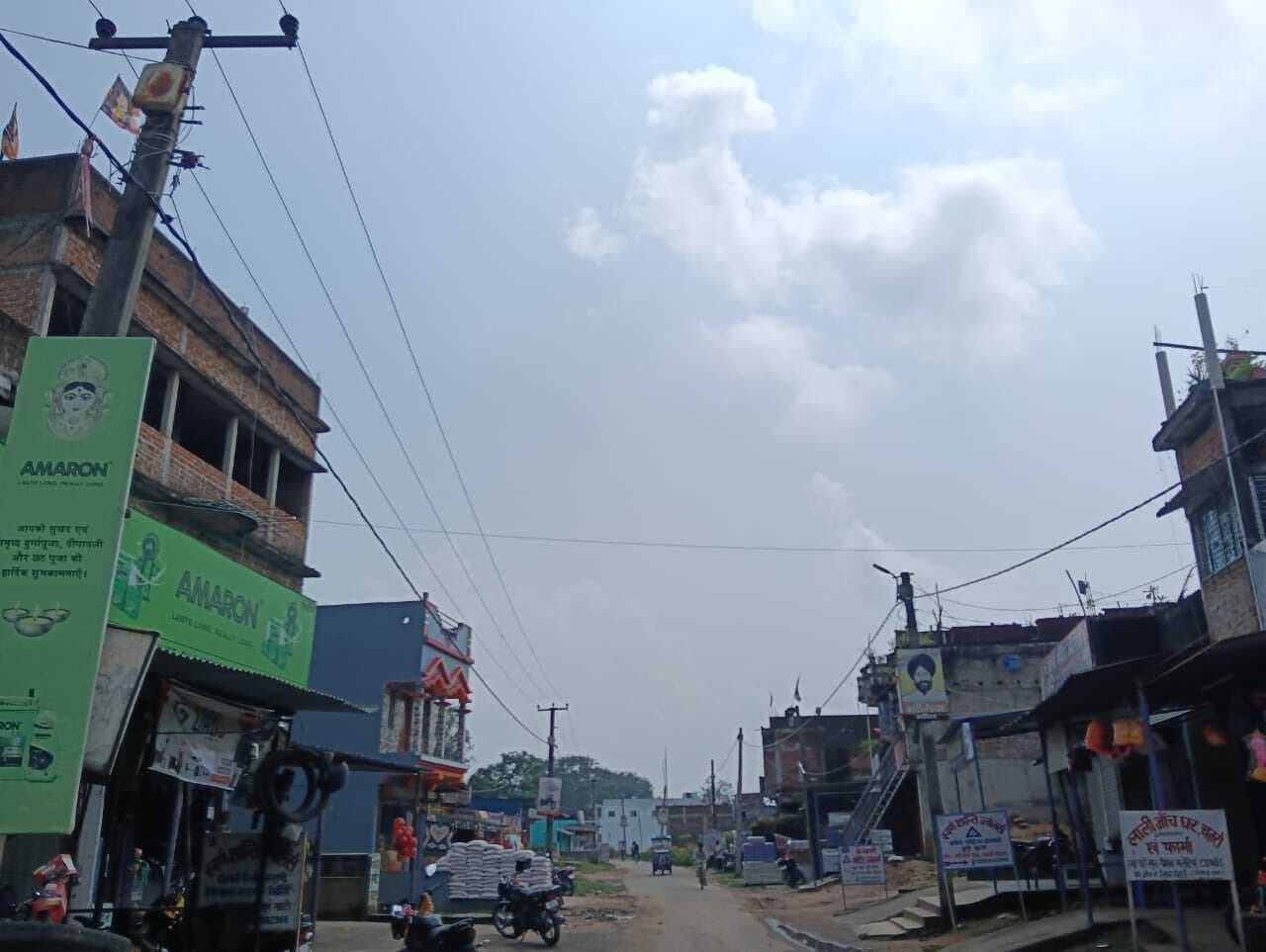 Giridih News :आबादी वाले इलाके में हाइटेंशन तार, दुर्घटना की आशंका