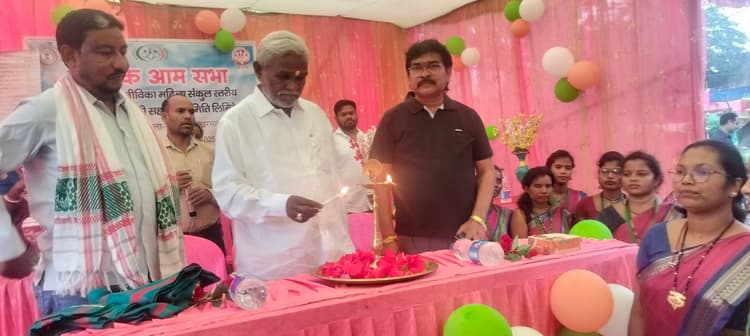 Seraikela Kharsawan News : स्वयं सहायता समूह से बदल रही पारिवारिक तस्वीर : चंपाई