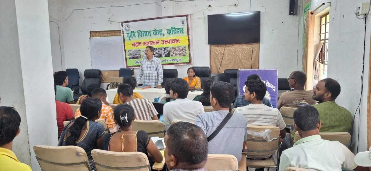 बटन मशरूम उत्पादन का जिले के किसानों ने सीखे गुर