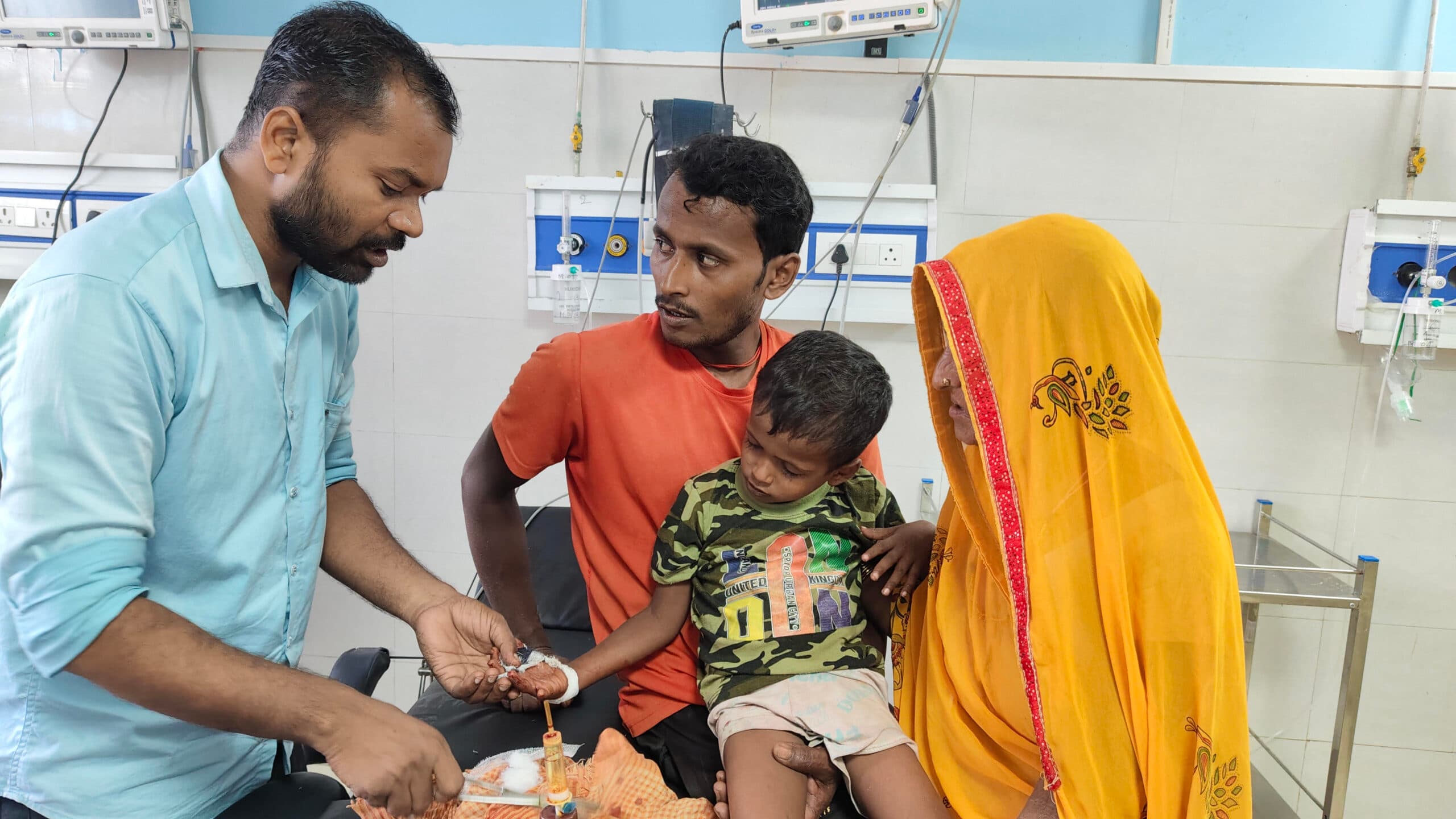 अज्ञात वाहन की ठोकर से 12 वर्षीय बच्चा जख्मी