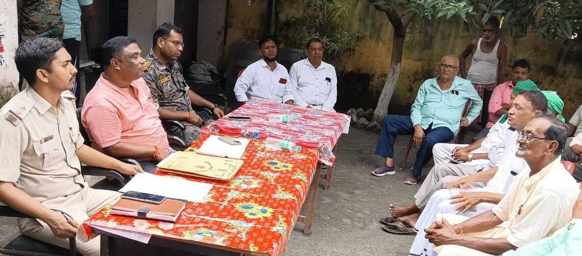 अमन व चैन के साथ दुर्गा पूजा मनाने में प्रशासन का सहयोग करें: सीओ