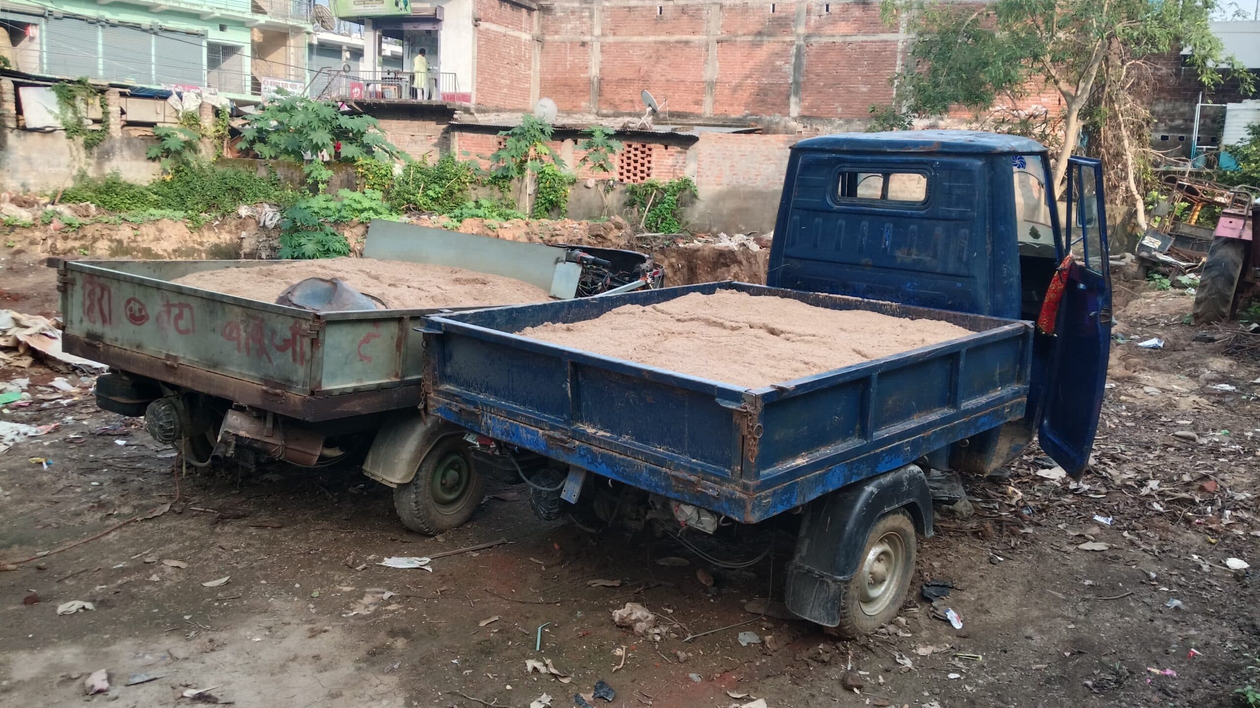 अवैध बालू खनन मामले में दो ऑटो के विरुद्ध प्राथमिकी दर्ज