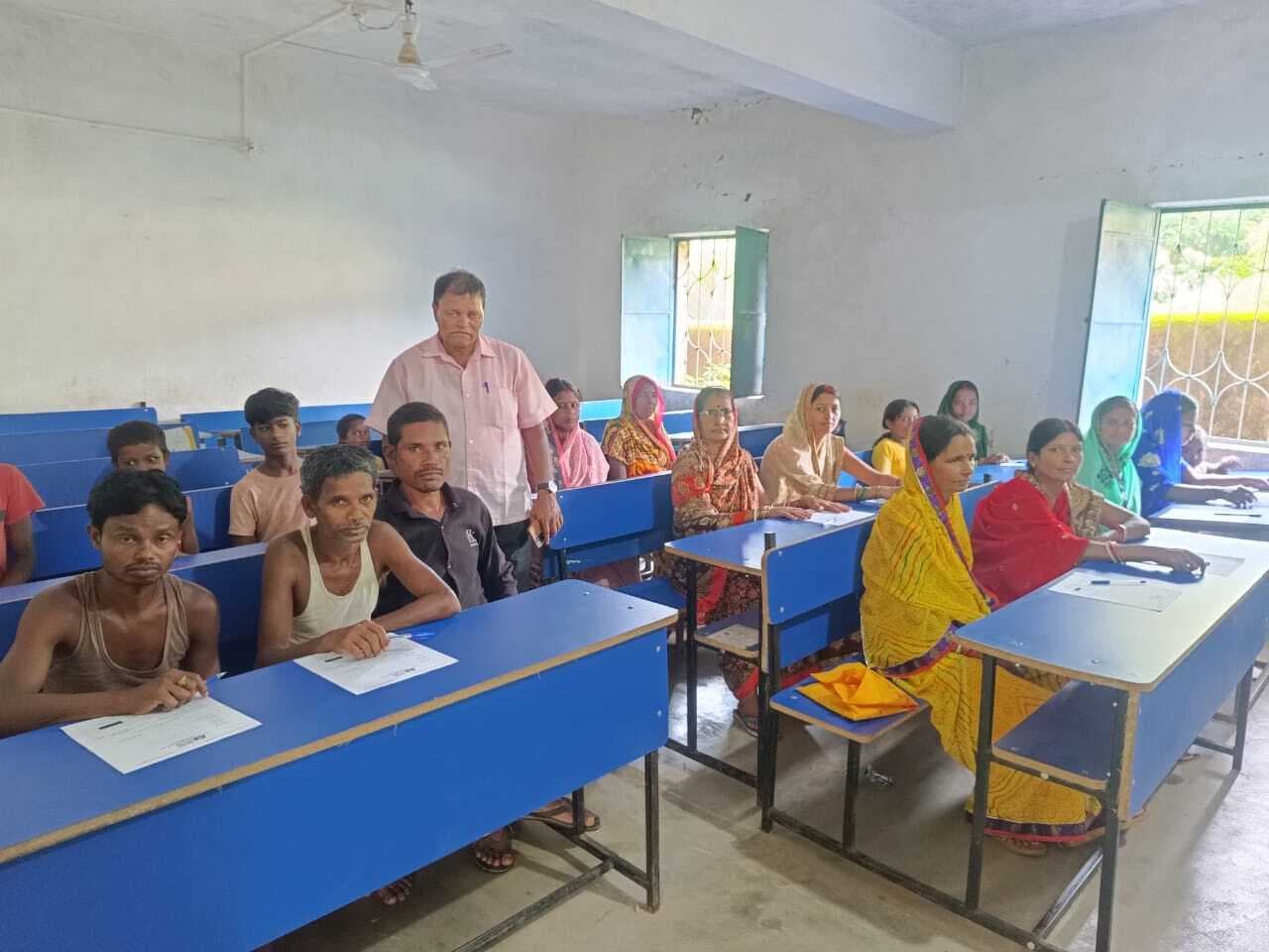 नवसाक्षर परीक्षा में 1680 प्रतिभागियों ने लिया हिस्सा