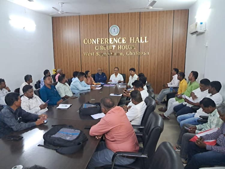 Chaibasa News : सभी बूथों पर बीएलए नियुक्त करेगा झामुमो